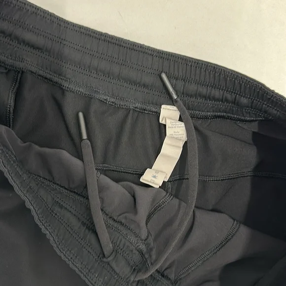 Lululemon Fundamental Short - Picture 7 of 11